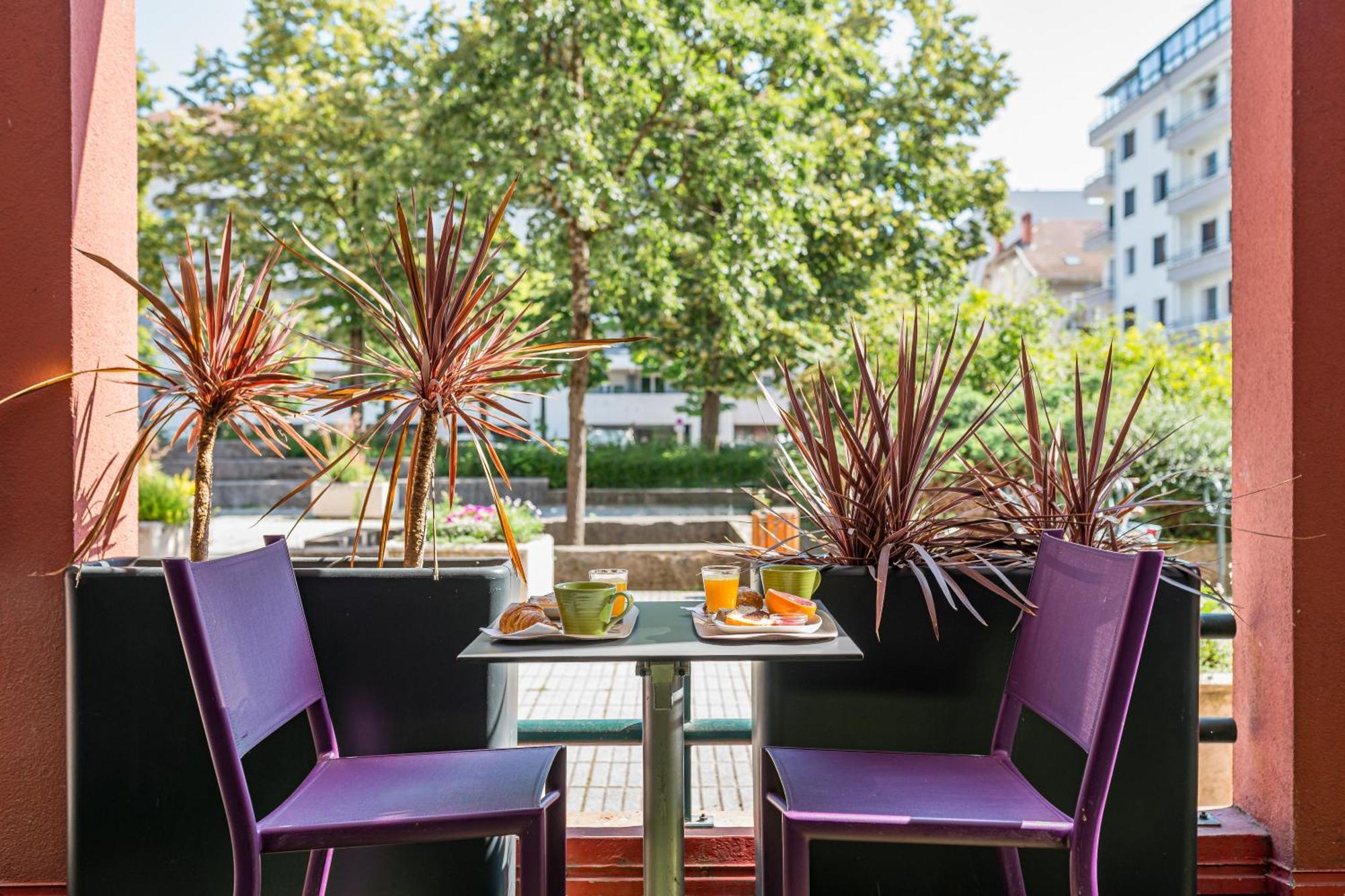 Hotel Ibis Styles Annecy Centre Gare Exterior foto