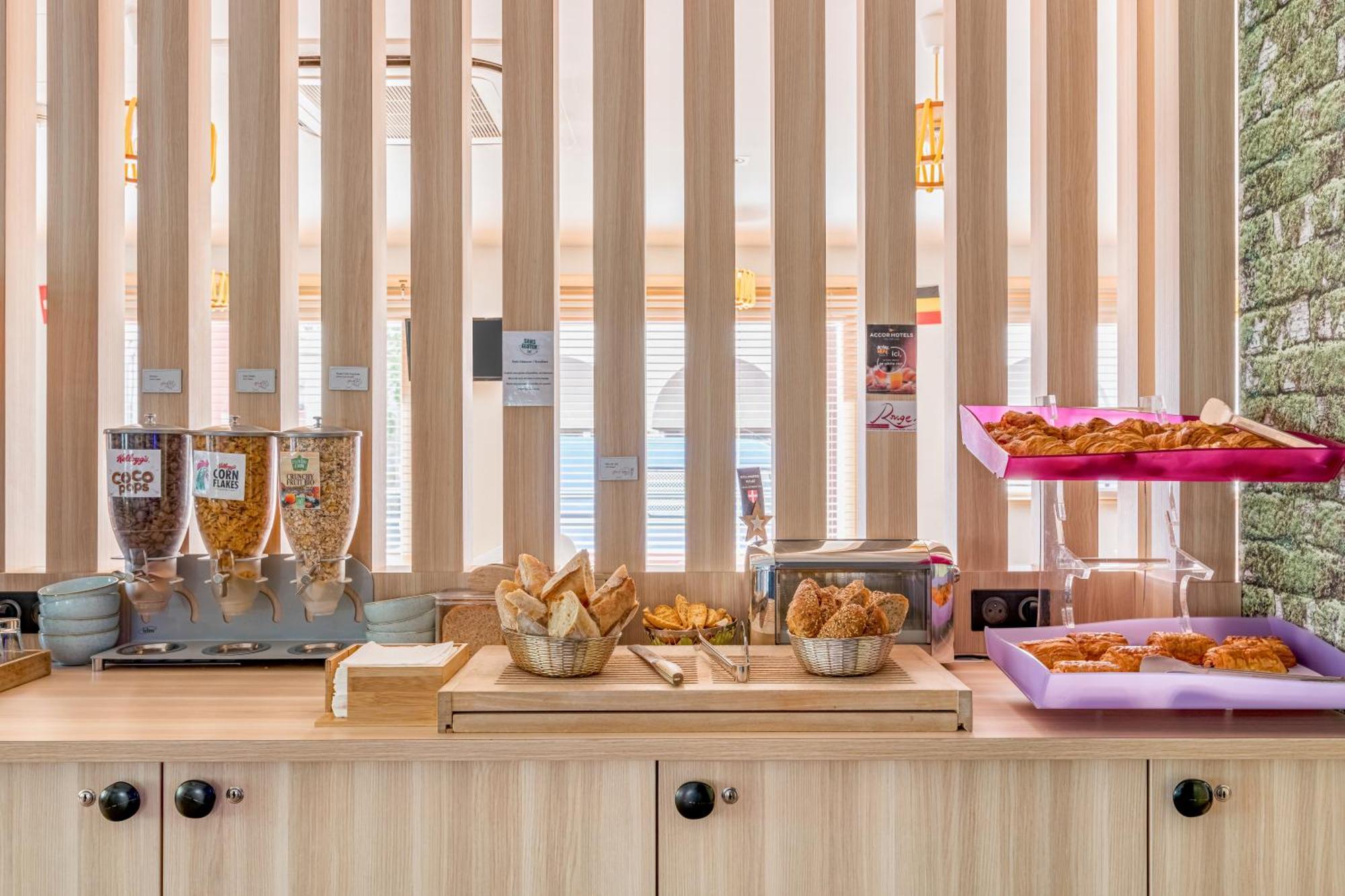 Hotel Ibis Styles Annecy Centre Gare Exterior foto