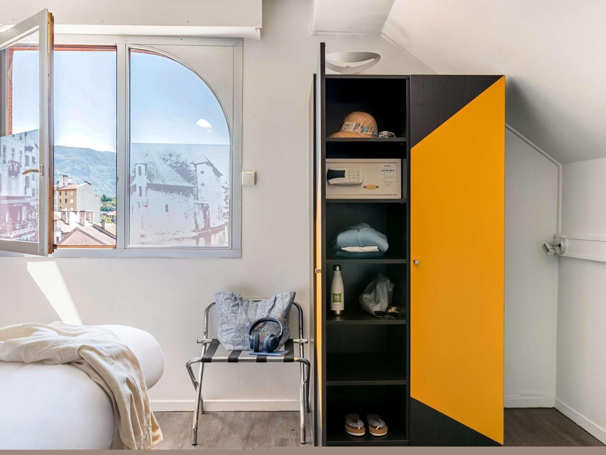 Hotel Ibis Styles Annecy Centre Gare Exterior foto