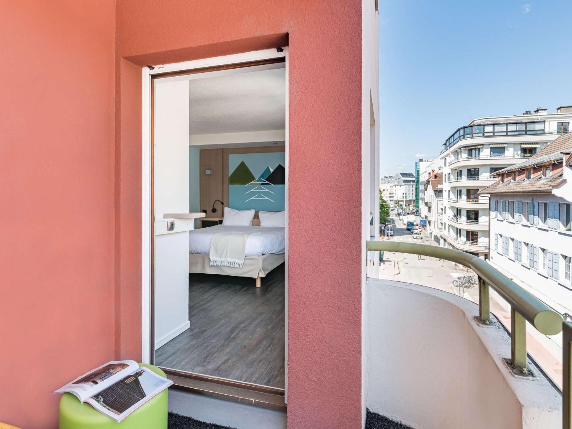 Hotel Ibis Styles Annecy Centre Gare Exterior foto