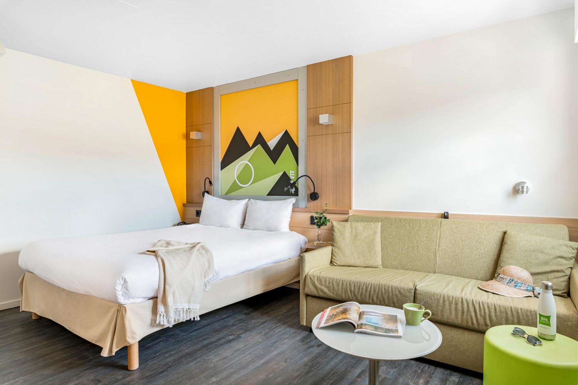 Hotel Ibis Styles Annecy Centre Gare Exterior foto